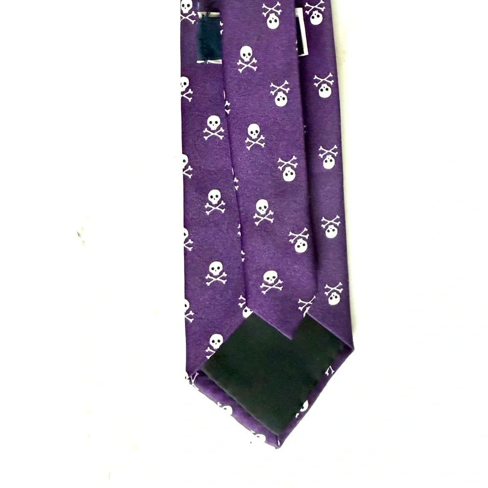 GAP Kids Boys Tie Purple Skull and Crossbones Tie Halloween 👻 Formal Dress Tie